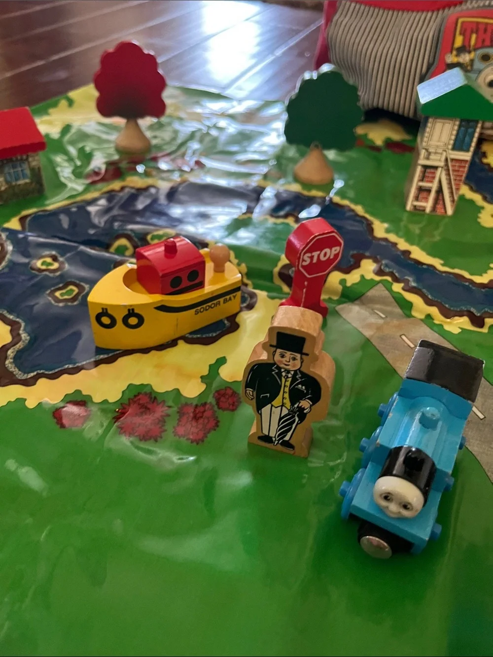 Thomas & Friends Red & Blue Carry Bag with Green Play Mat Train Set